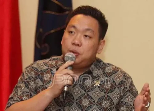 Cegah Keracunan, Bukan Asuransi: Fokus Utama BPOM, Kata Charles Honoris