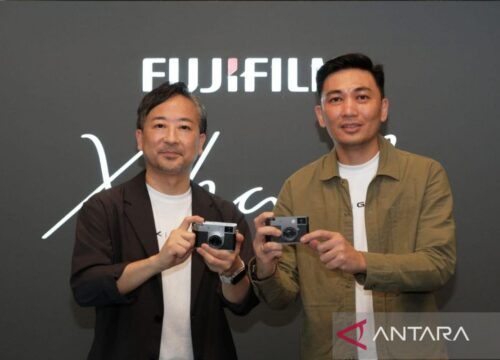 Fujifilm Luncurkan X Half: Kamera Ringan, Performa Tinggi