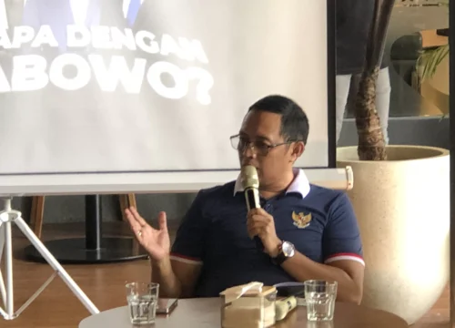 Pembuat Meme Prabowo-Jokowi Ditangkap: Bina, Bukan Hukuman yang Lebih Tepat?