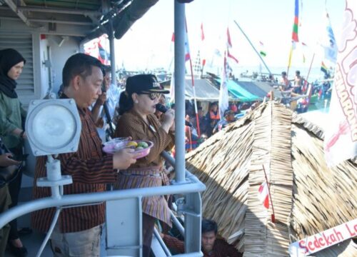 Ratusan Perahu Meriahkan Tradisi Sedekah Laut Tambaklorok Semarang