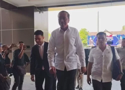 KPK Usut Dugaan Korupsi Kuota Haji: Jokowi Diperiksa?