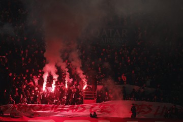 Mencekam! Mason Greenwood dan Timnya Diserang Flare Usai Laga Sengit