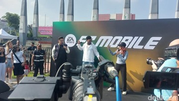Bintang Liga Inggris Mendarat di Bekasi: Daniel Sturridge Latih Bibit Muda!
