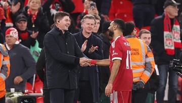 Rahasia di Balik Loyalitas Salah: Sentuhan Magis Steven Gerrard!