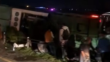 Mencekam! Bus Restu Terguling di Tol Jombang, Satu Nyawa Melayang