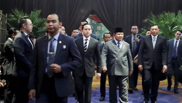 Momen Langka! Prabowo Subianto Hadir di Pernikahan El Rumi-Syifa Hadju